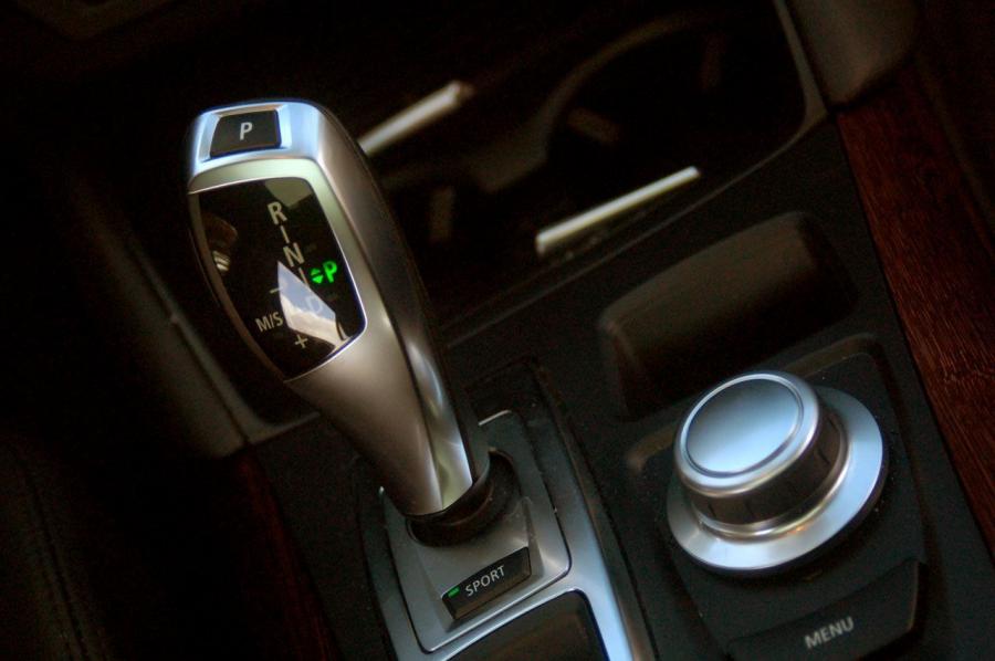  BMW X6 XDrive 3.5i 2008 года  (фото 24 из 44)